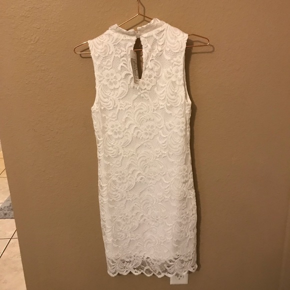 NWT Lace Keyhole Dress - Picture 4 of 7